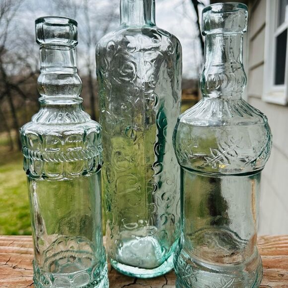 Set of Three Vintage Glass Bottles. Made in Spain. Light green tint. - Picture 6 of 6